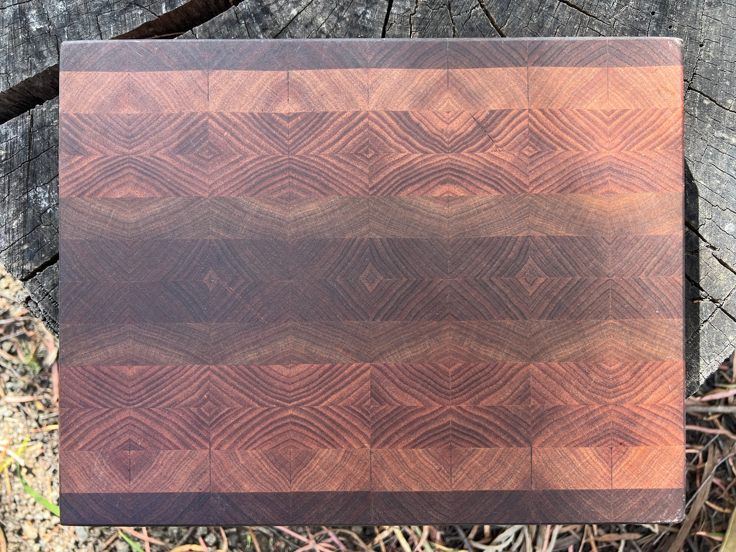 BLACKWOOD CHOPPING BOARD