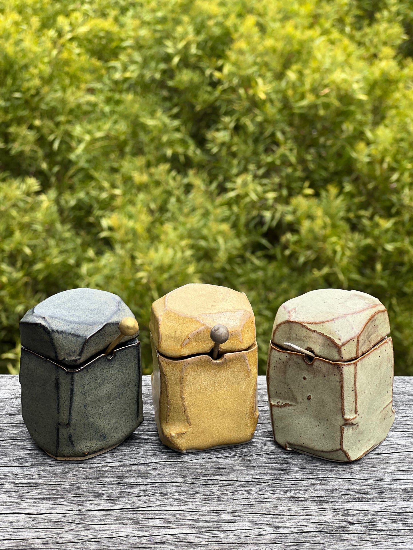 STONEWARE CLAY - SALT + SEASONING POT